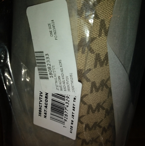 (🎆 BLACK FRIDAY DEAL 🎆) MICHAEL Michael Kors Jet Set Medium Travel Tote - Picture 3 of 8